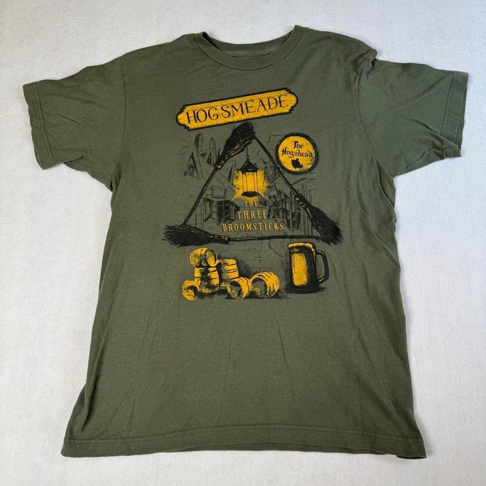 Harry Potter "The Three Broomsticks" army green graphic Tee Size M
